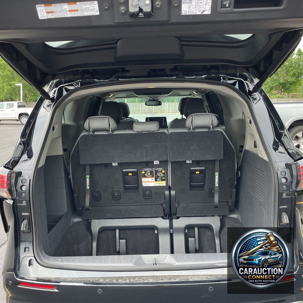 2022 Toyota Sienna Limited 7-Passenger