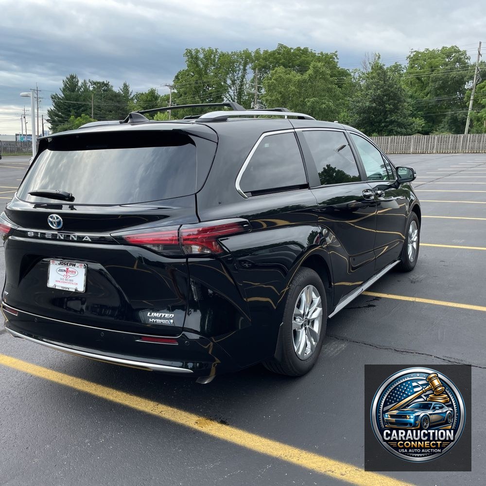 2022 Toyota Sienna Limited 7-Passenger