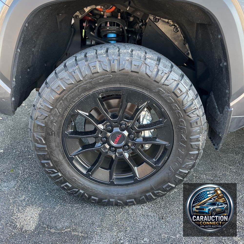 2023 Toyota Tundra Limited HV