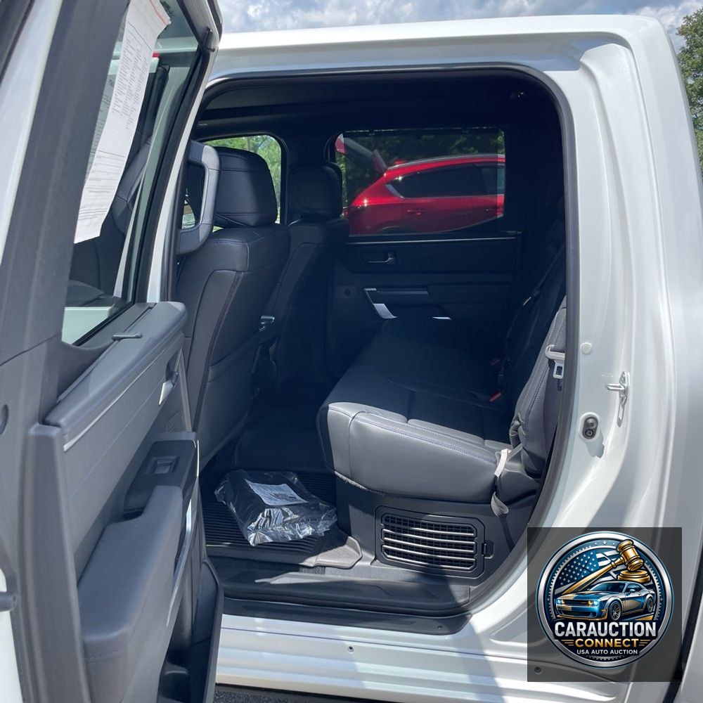 2024 Toyota Tundra Platinum HV