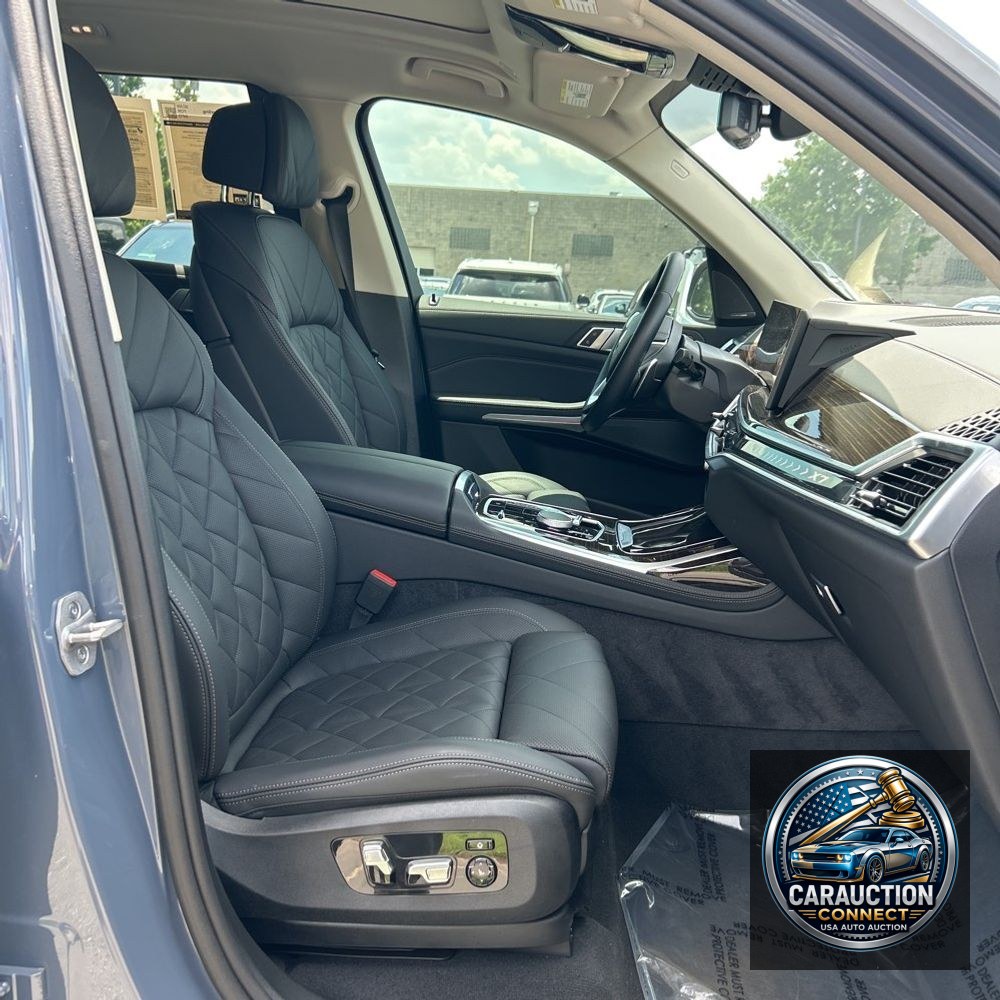 2025 BMW X7 XDrive40i