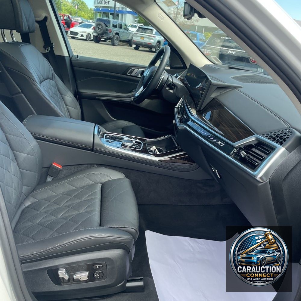 2025 BMW X7 XDrive40i