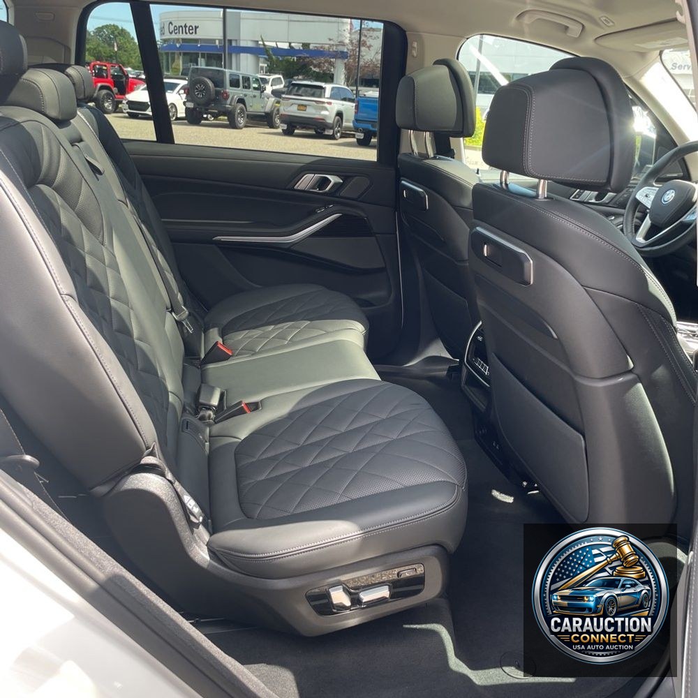 2025 BMW X7 XDrive40i