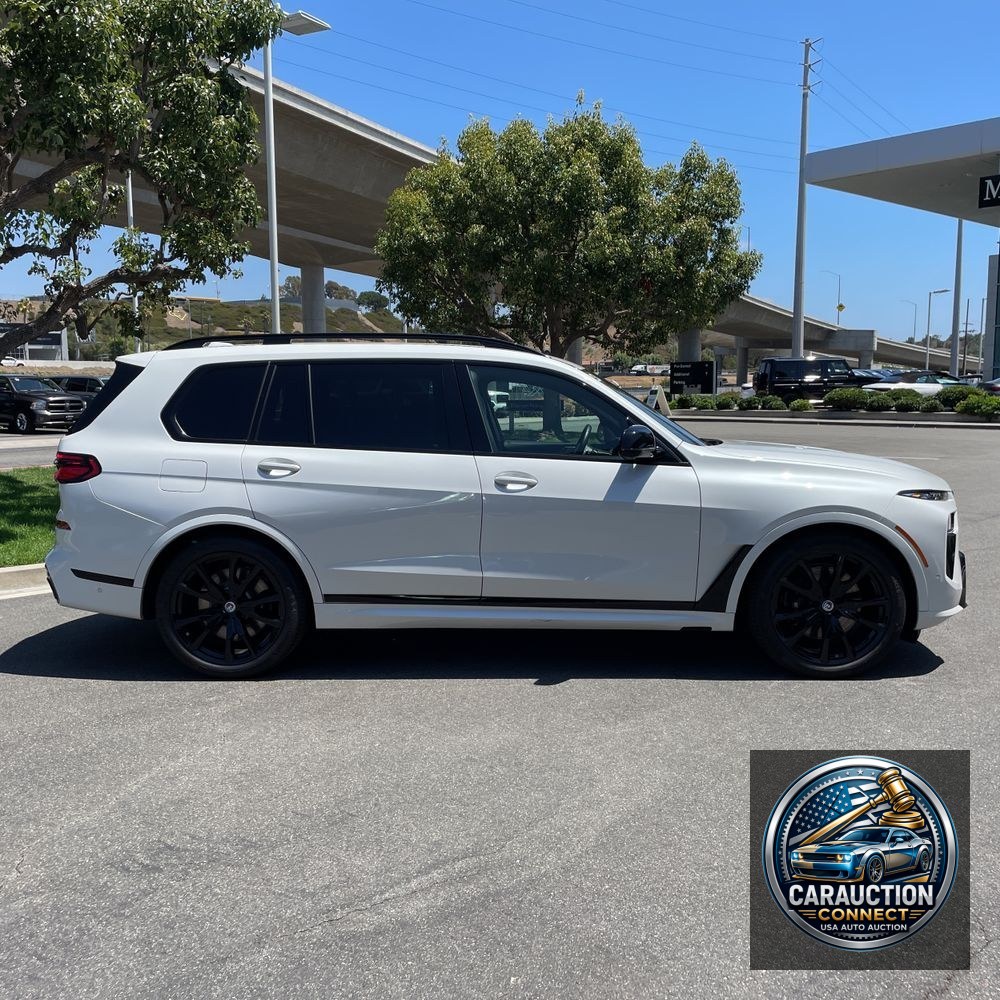 2023 BMW X7 M60i