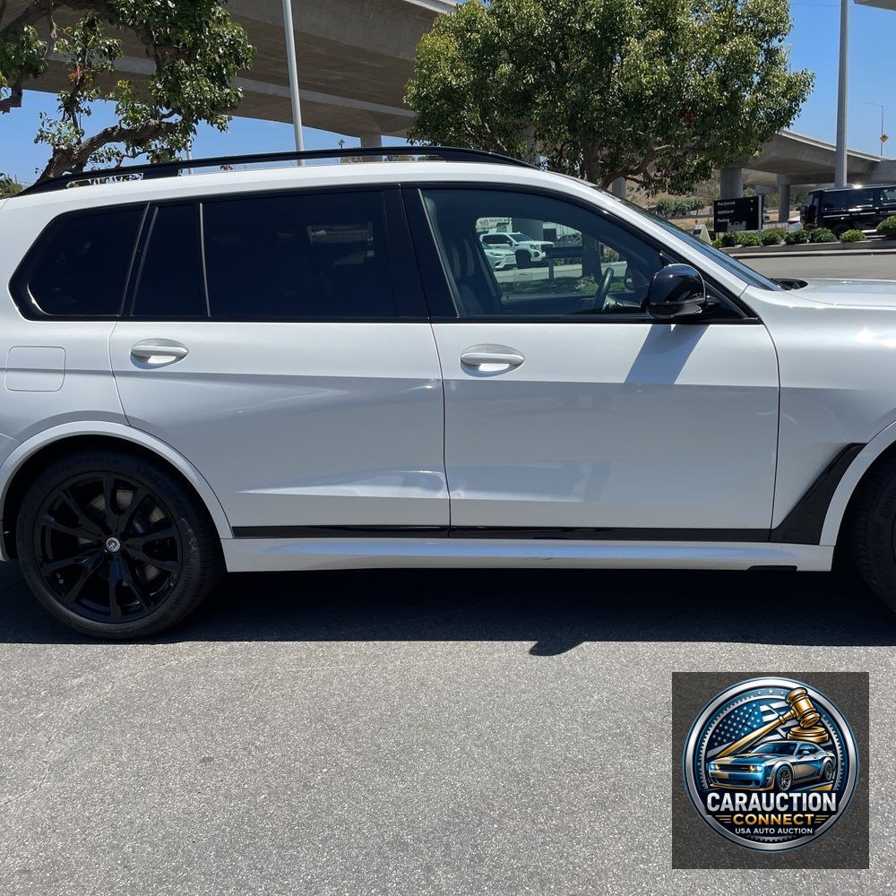 2023 BMW X7 M60i