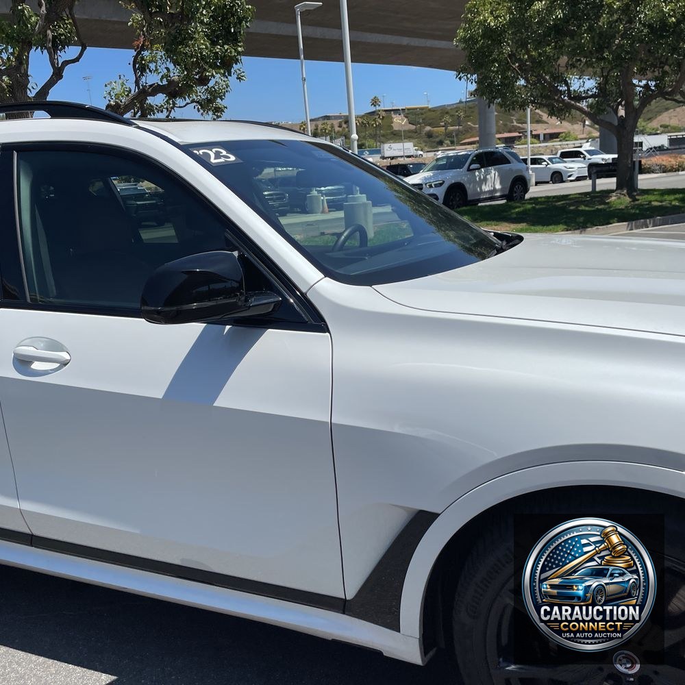 2023 BMW X7 M60i