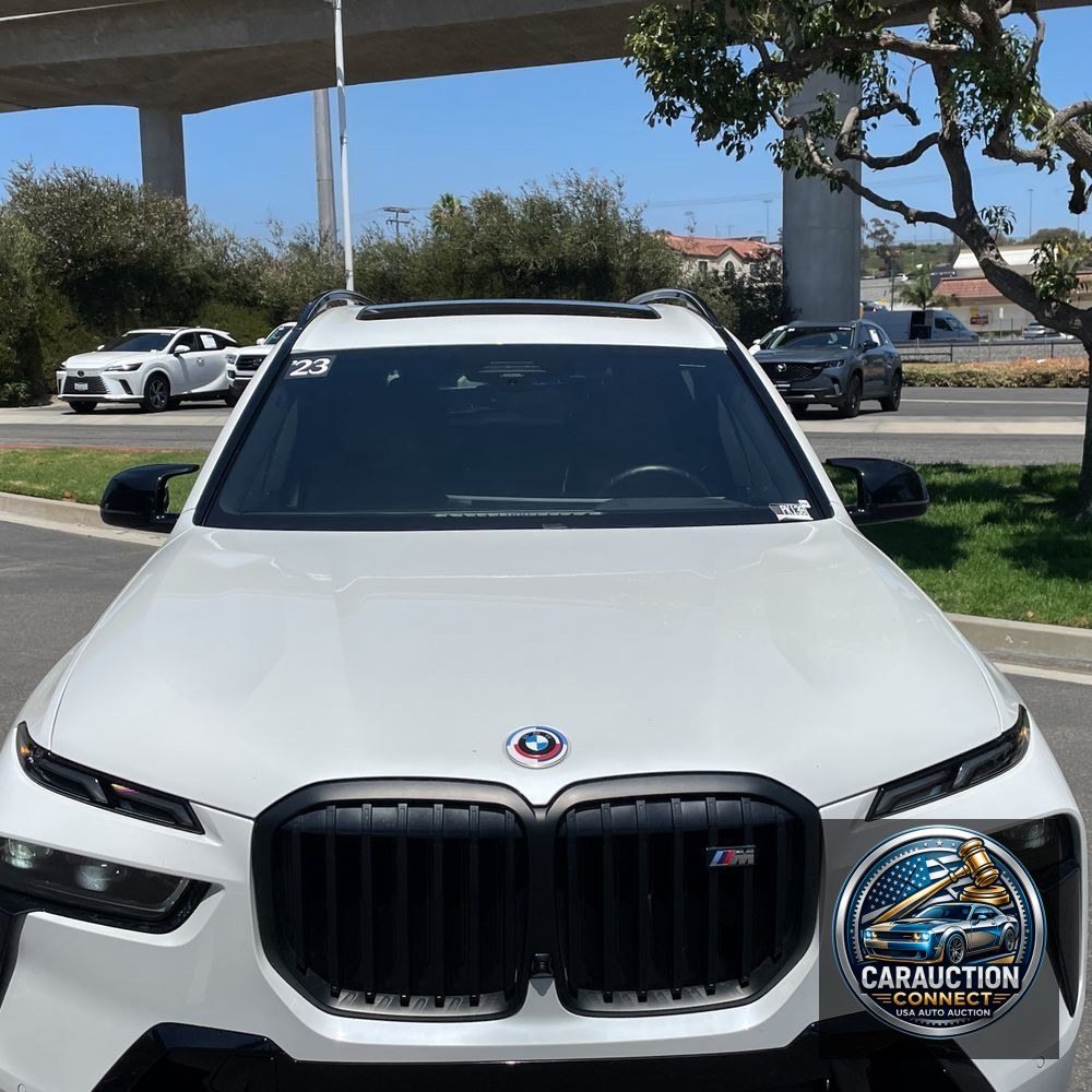 2023 BMW X7 M60i
