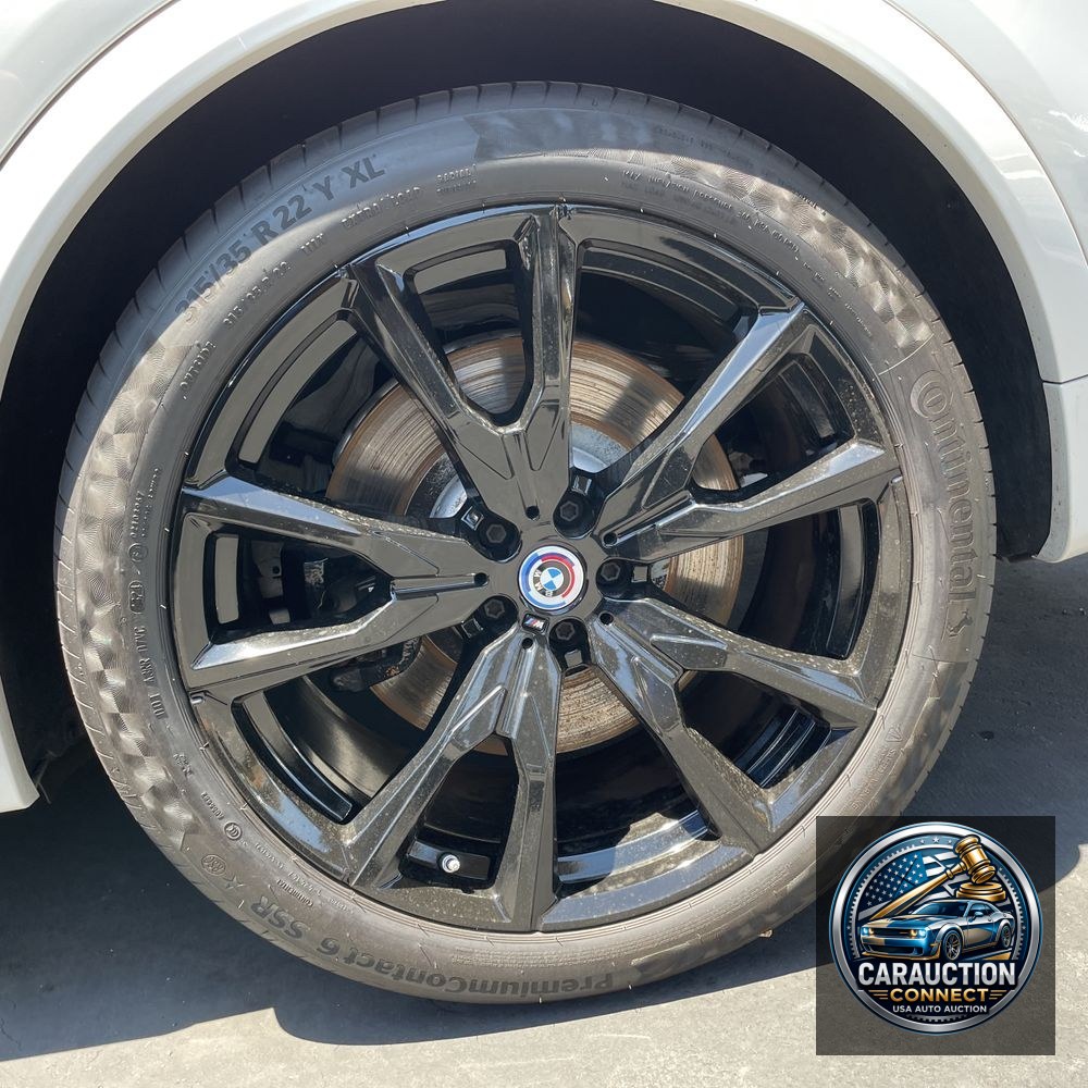 2023 BMW X7 M60i
