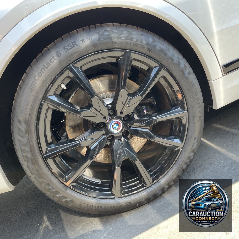 2023 BMW X7 M60i