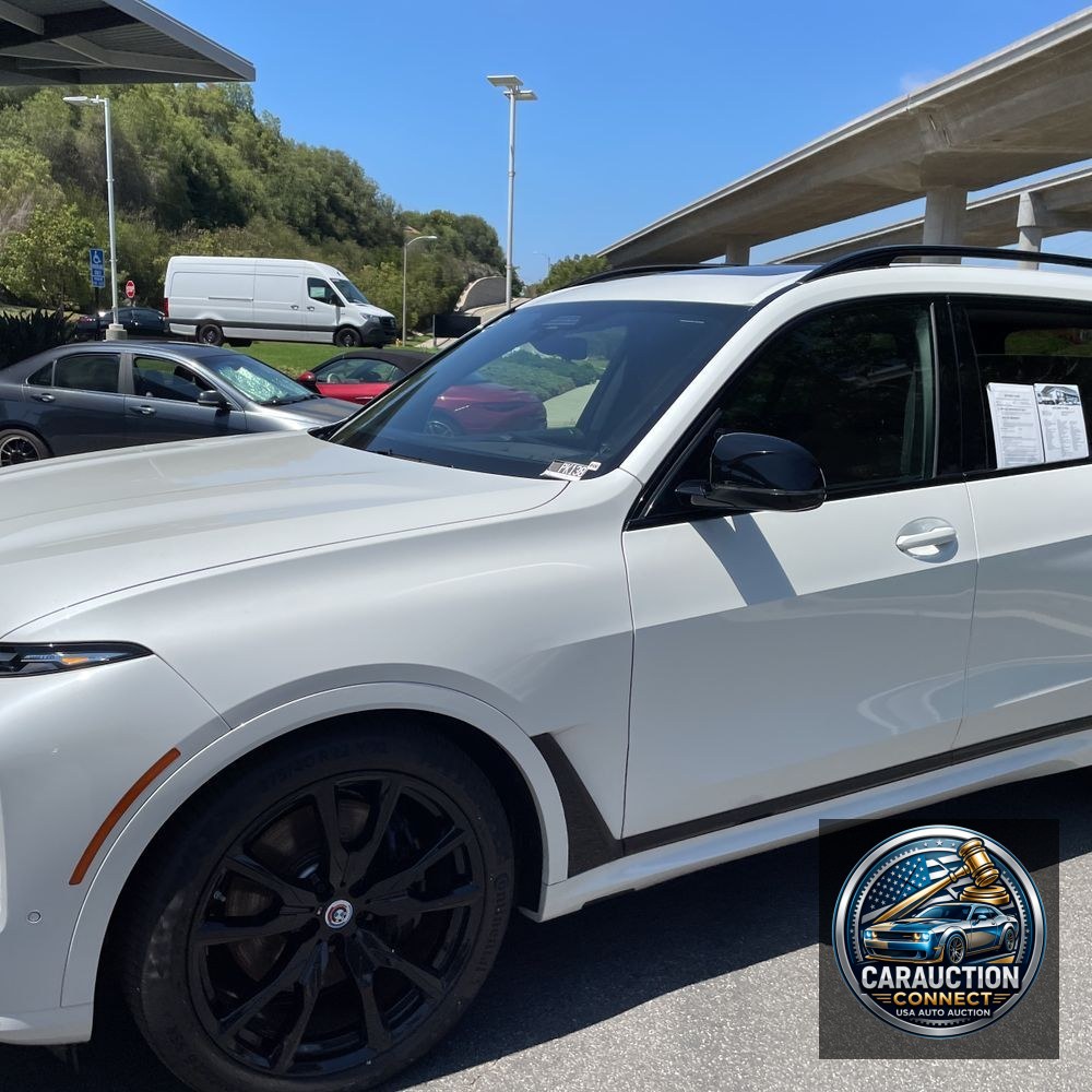 2023 BMW X7 M60i