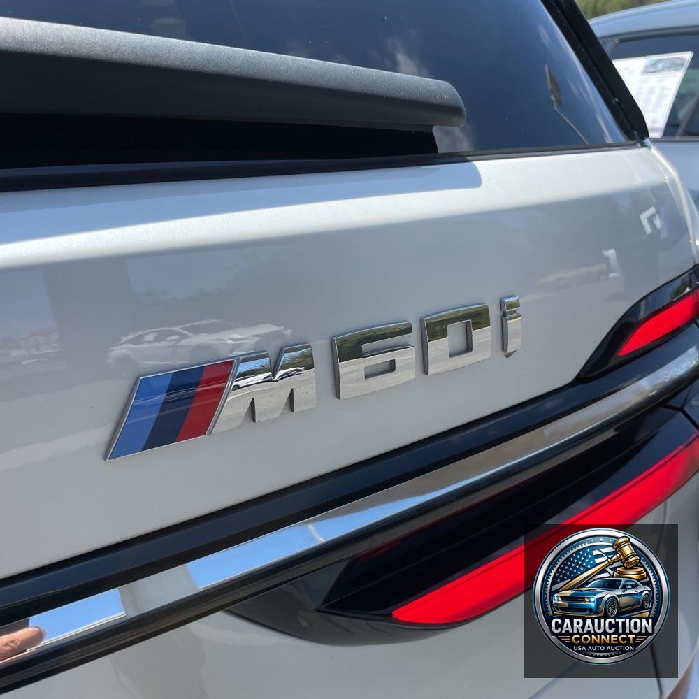 2023 BMW X7 M60i