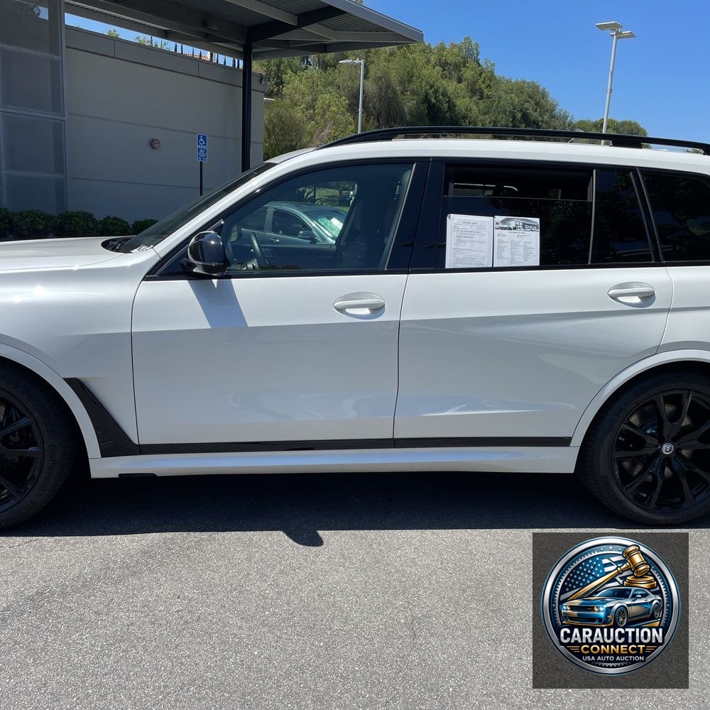 2023 BMW X7 M60i