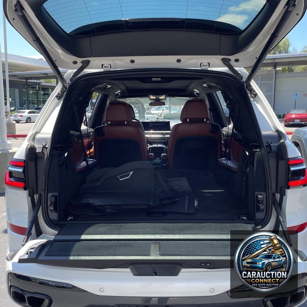 2023 BMW X7 M60i