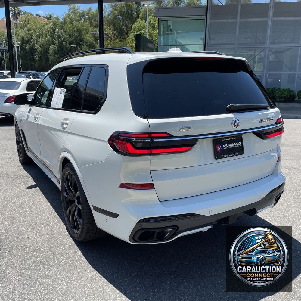 2023 BMW X7 M60i