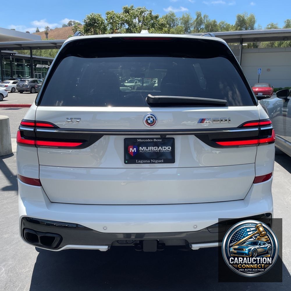 2023 BMW X7 M60i