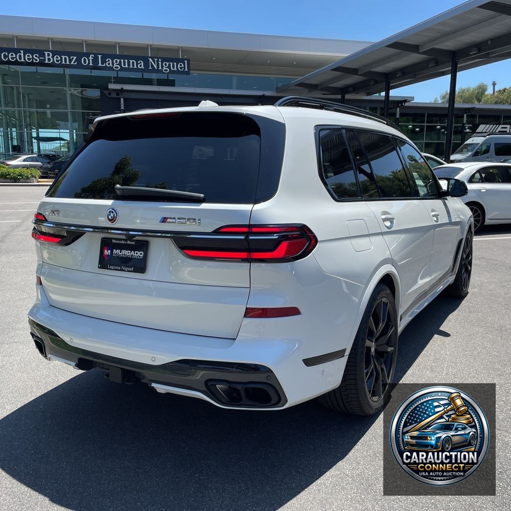 2023 BMW X7 M60i