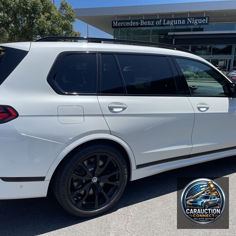 2023 BMW X7 M60i