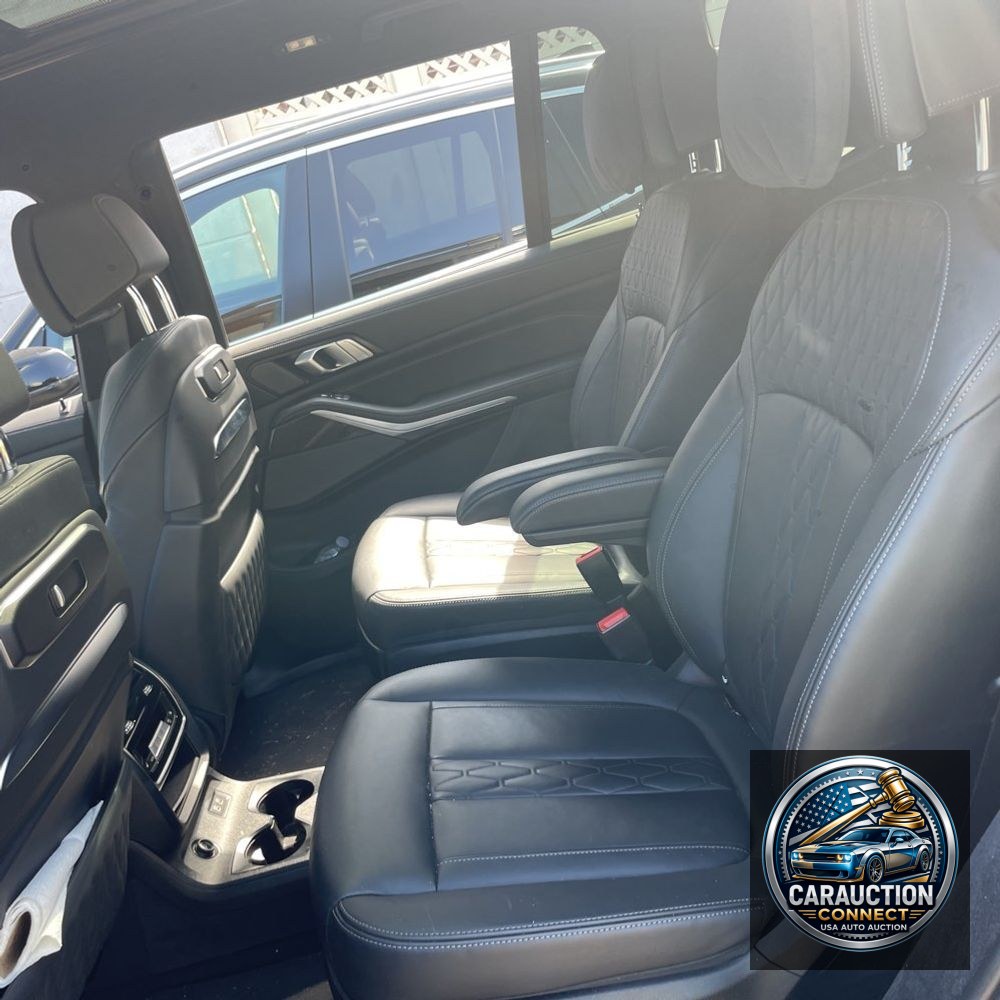 2024 BMW X7 M60i