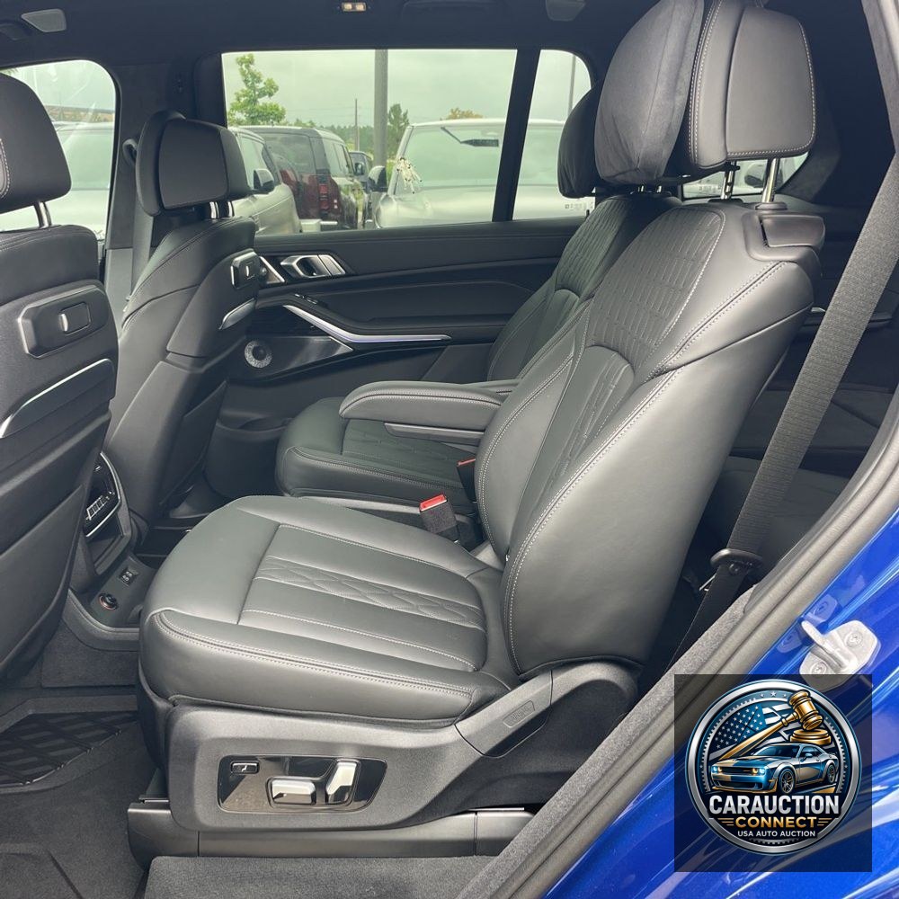 2025 BMW X7 M60i