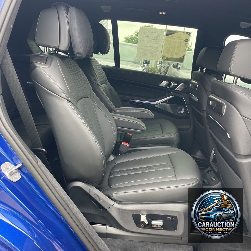 2025 BMW X7 M60i
