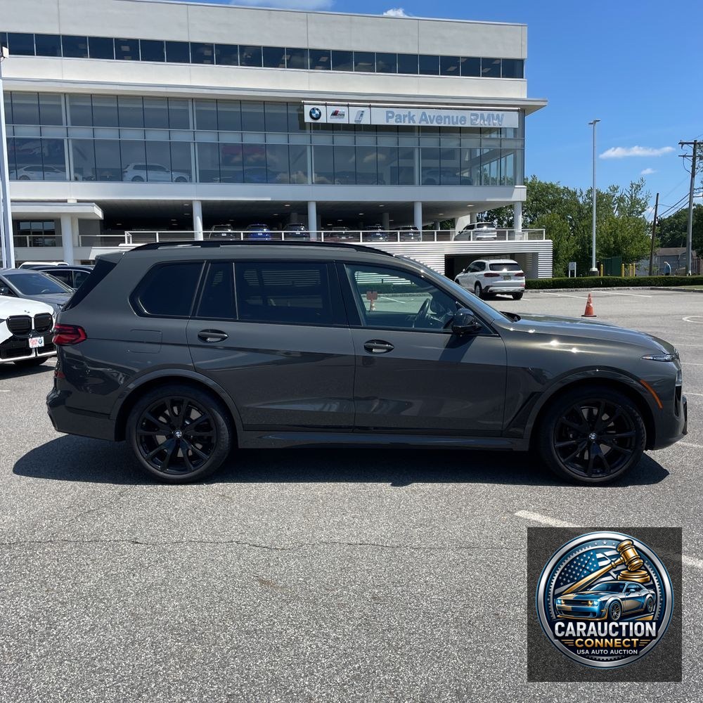 2024 BMW X7 M60i