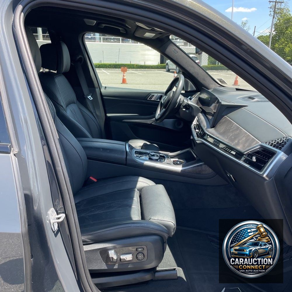 2024 BMW X7 M60i