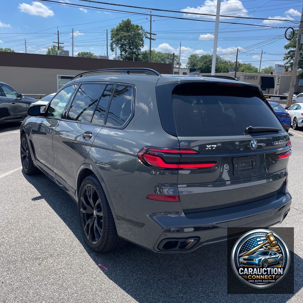 2024 BMW X7 M60i
