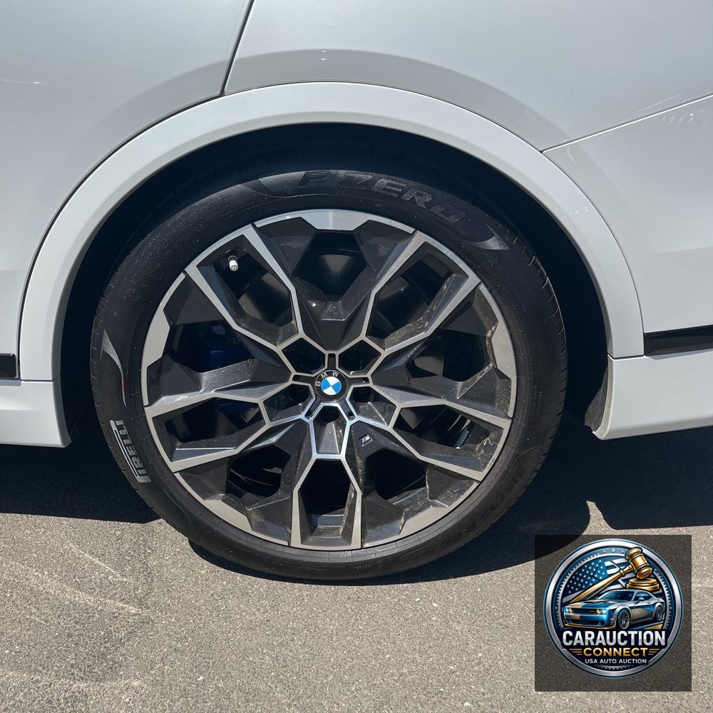 2025 BMW X7 M60i
