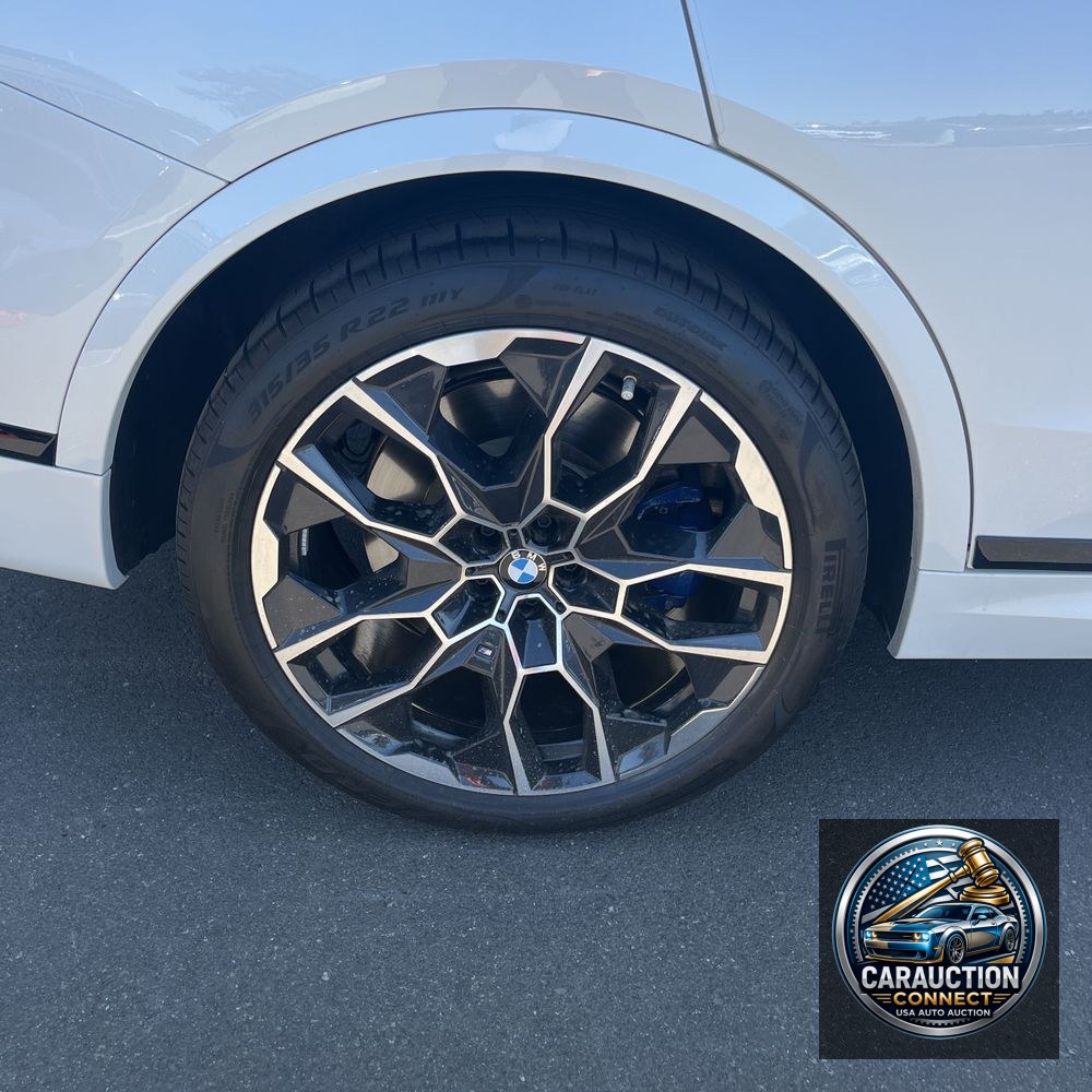 2025 BMW X7 M60i