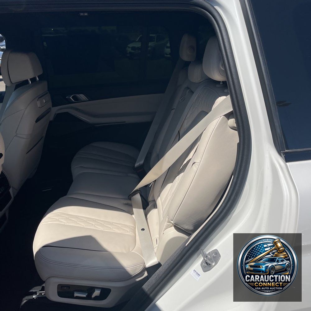 2025 BMW X7 M60i