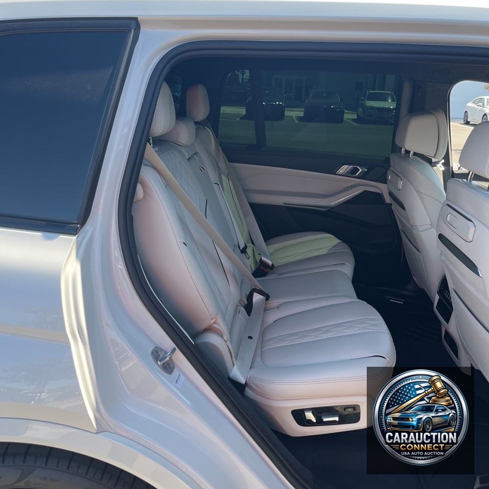 2025 BMW X7 M60i