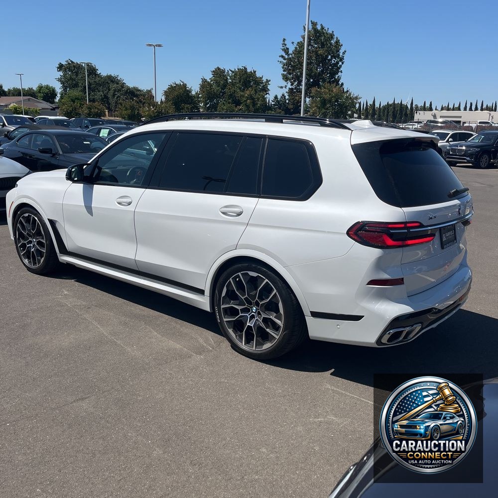 2025 BMW X7 M60i