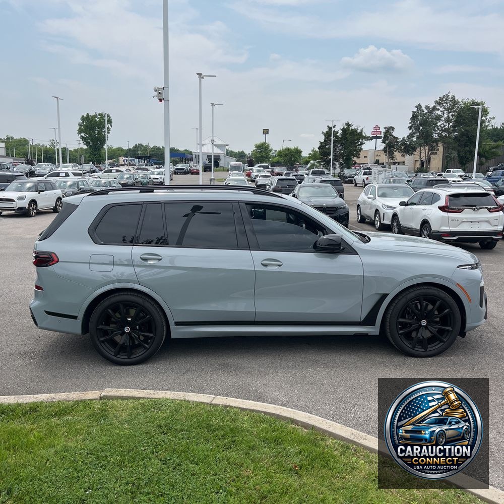 2023 BMW X7 M60i