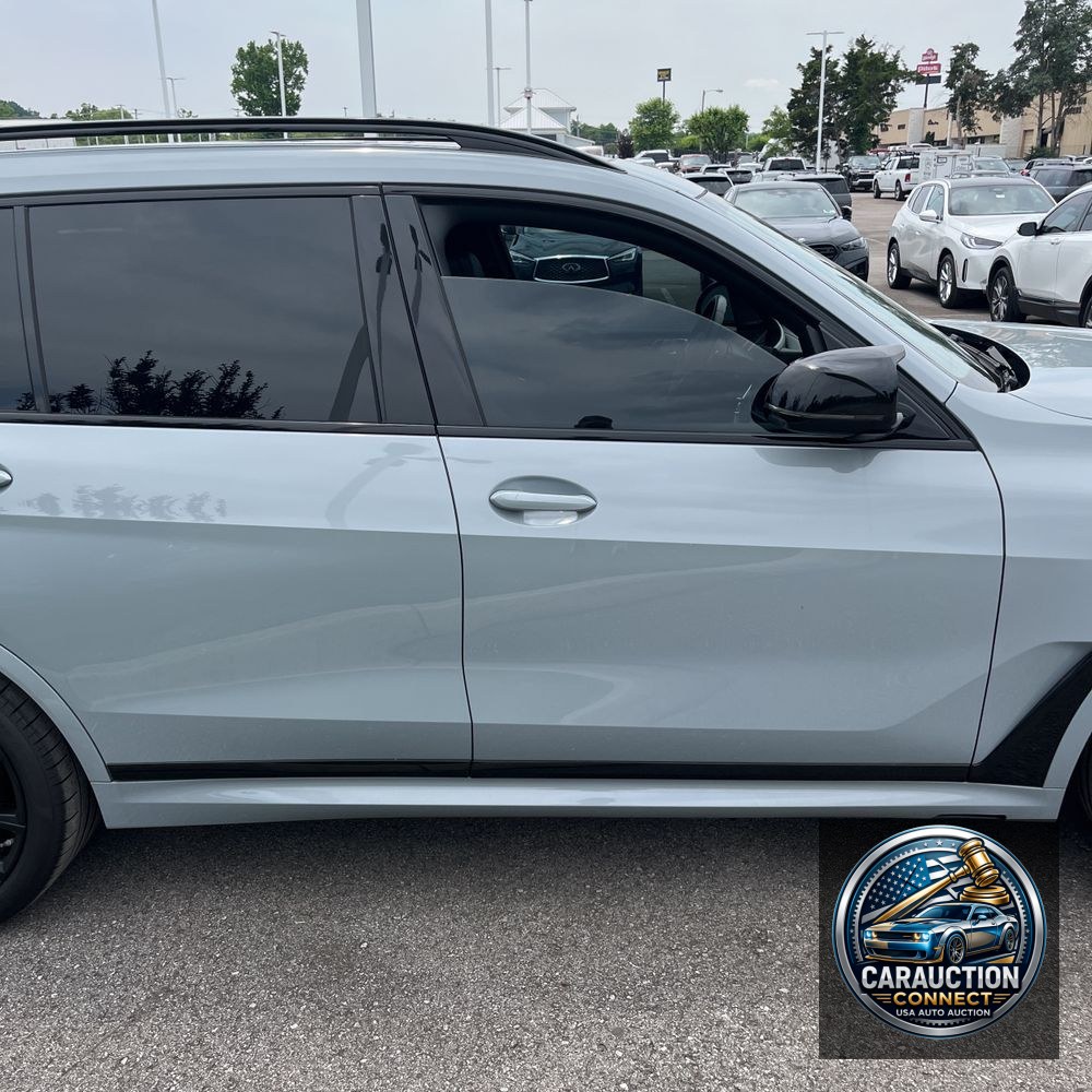 2023 BMW X7 M60i
