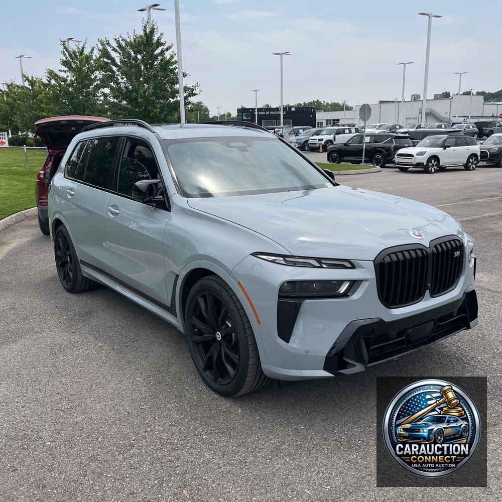 2023 BMW X7 M60i