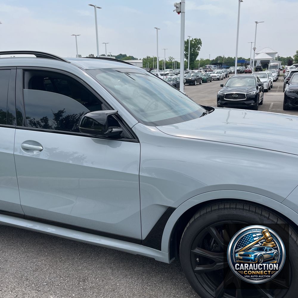 2023 BMW X7 M60i