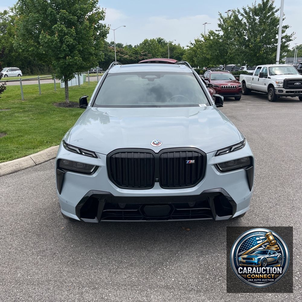2023 BMW X7 M60i