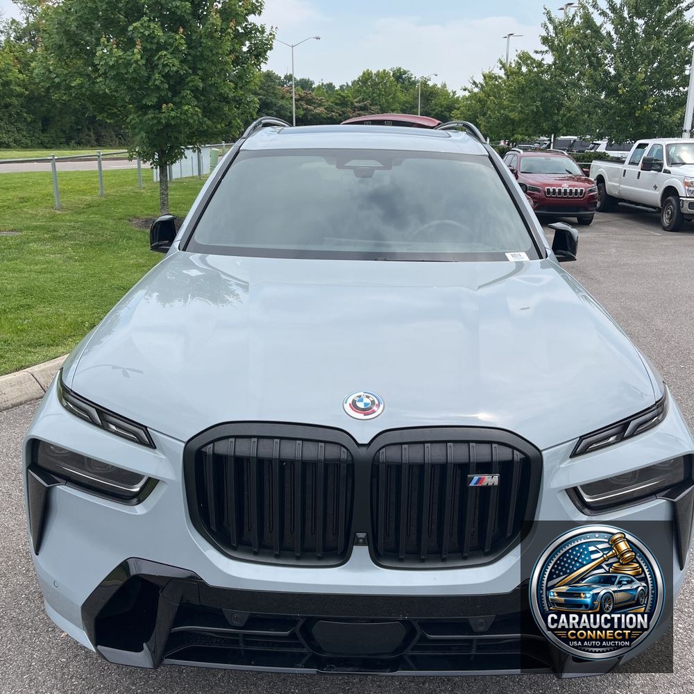 2023 BMW X7 M60i