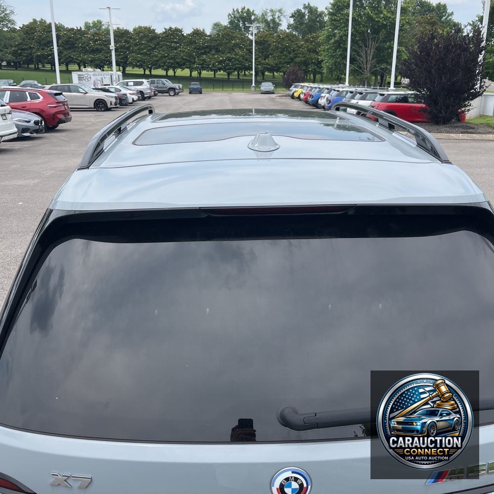 2023 BMW X7 M60i