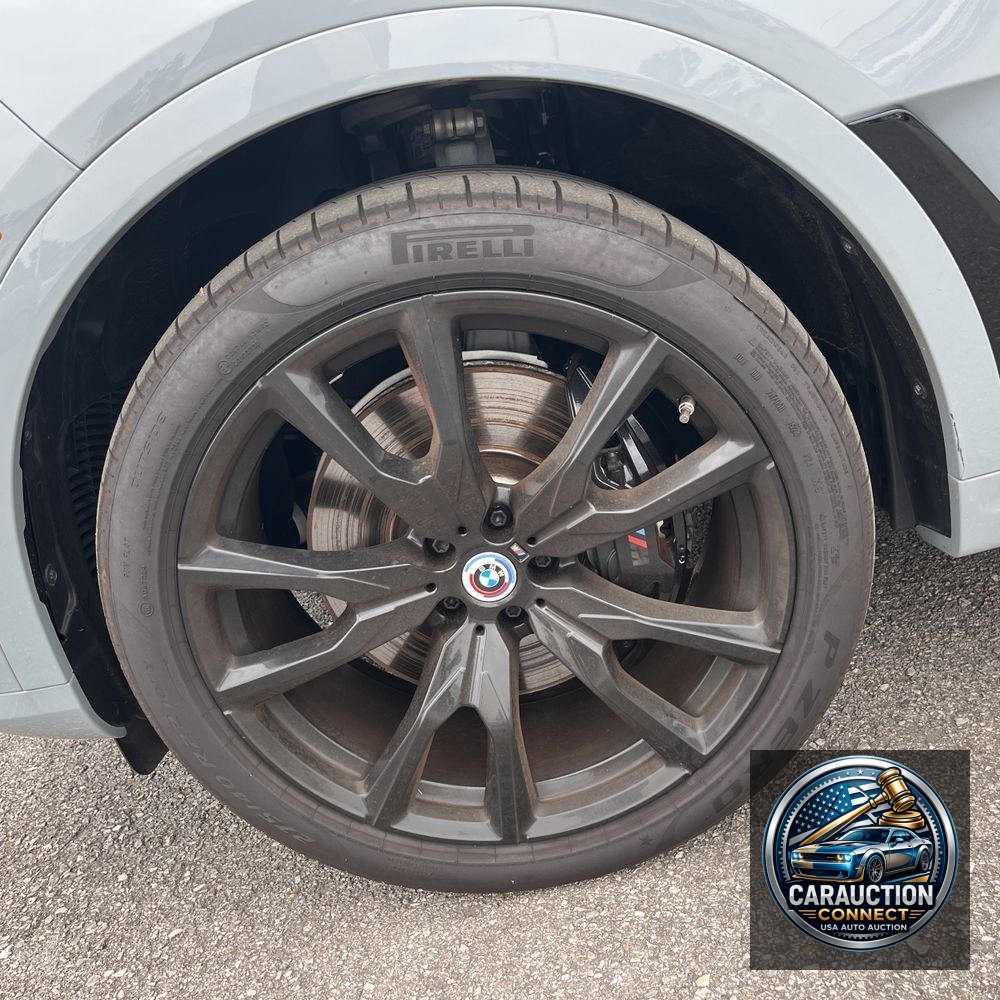 2023 BMW X7 M60i