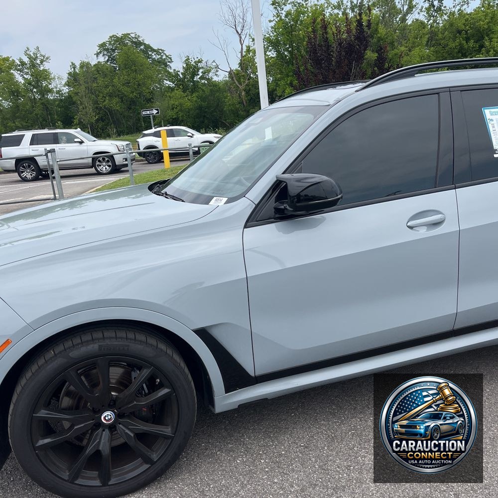 2023 BMW X7 M60i