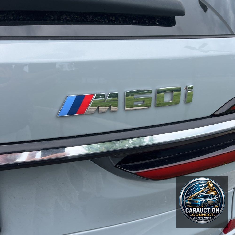 2023 BMW X7 M60i