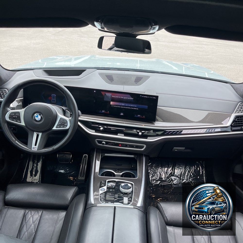 2023 BMW X7 M60i