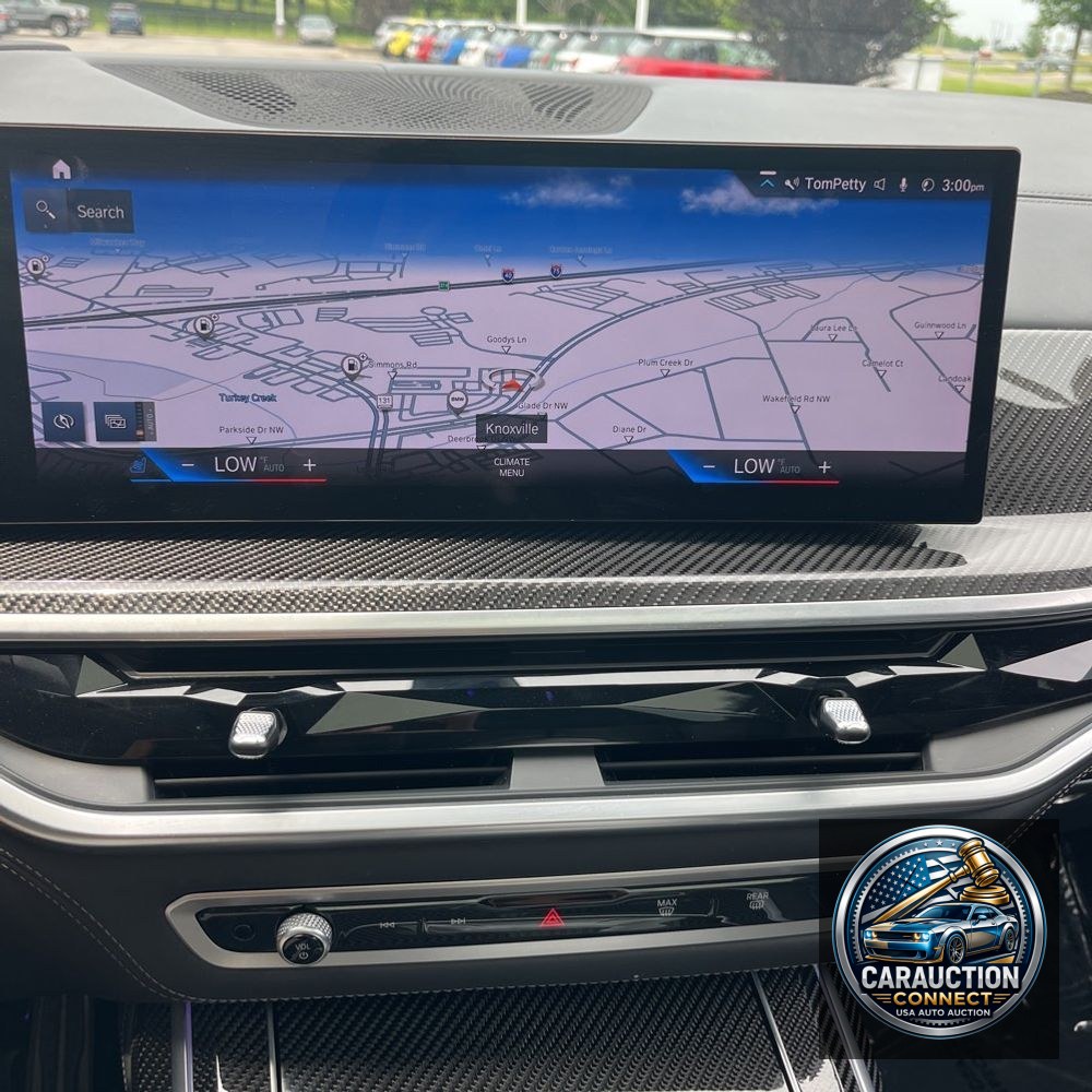 2023 BMW X7 M60i