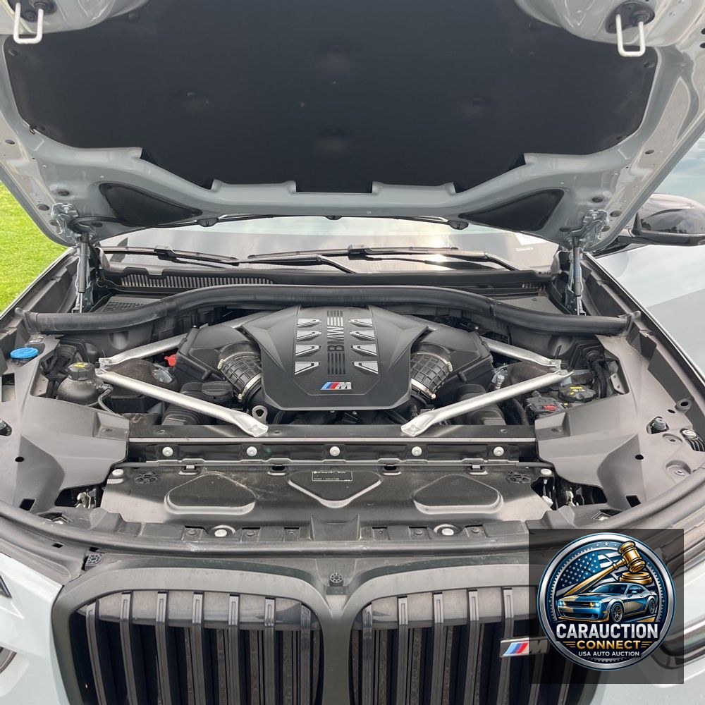 2023 BMW X7 M60i