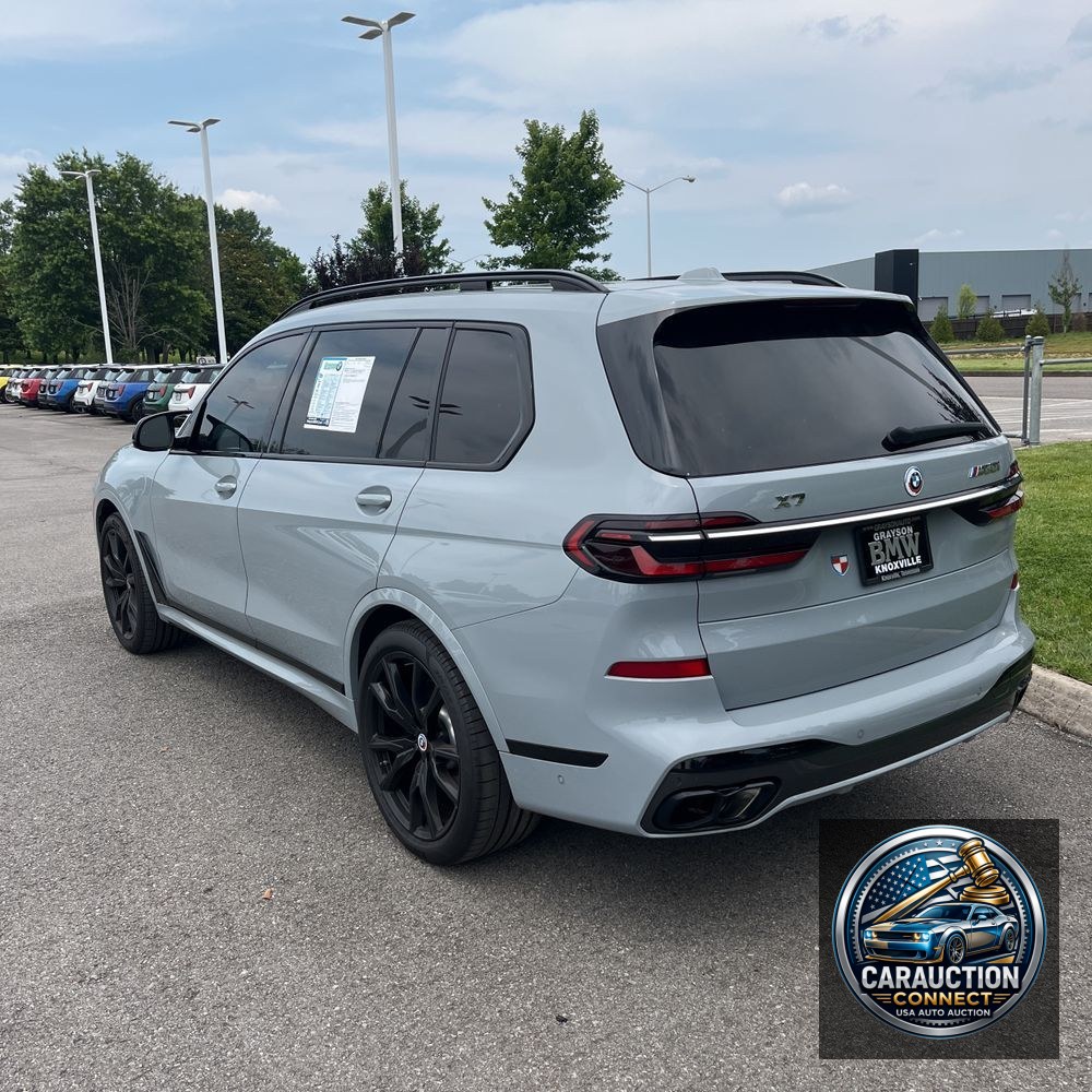 2023 BMW X7 M60i