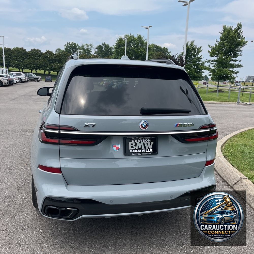 2023 BMW X7 M60i