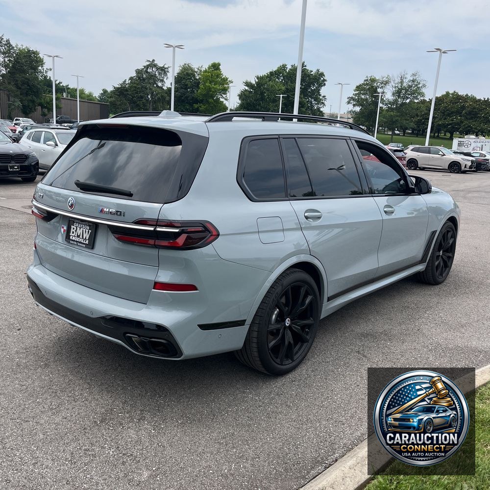 2023 BMW X7 M60i