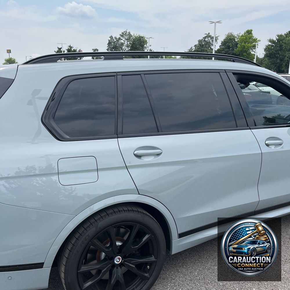 2023 BMW X7 M60i