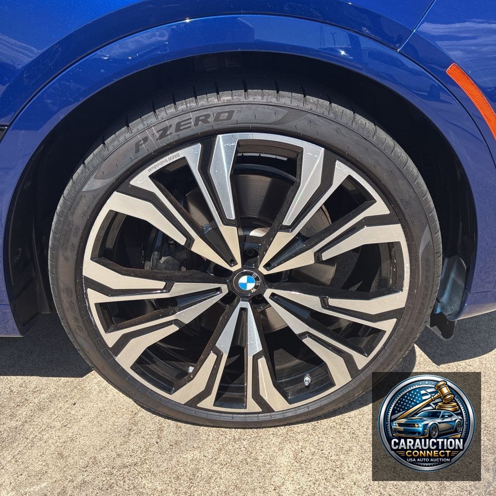 2024 BMW X7 M60i